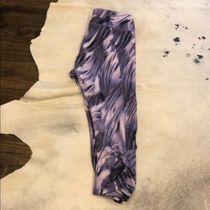 Tight Fit CALIA by Carry Underwood Capri